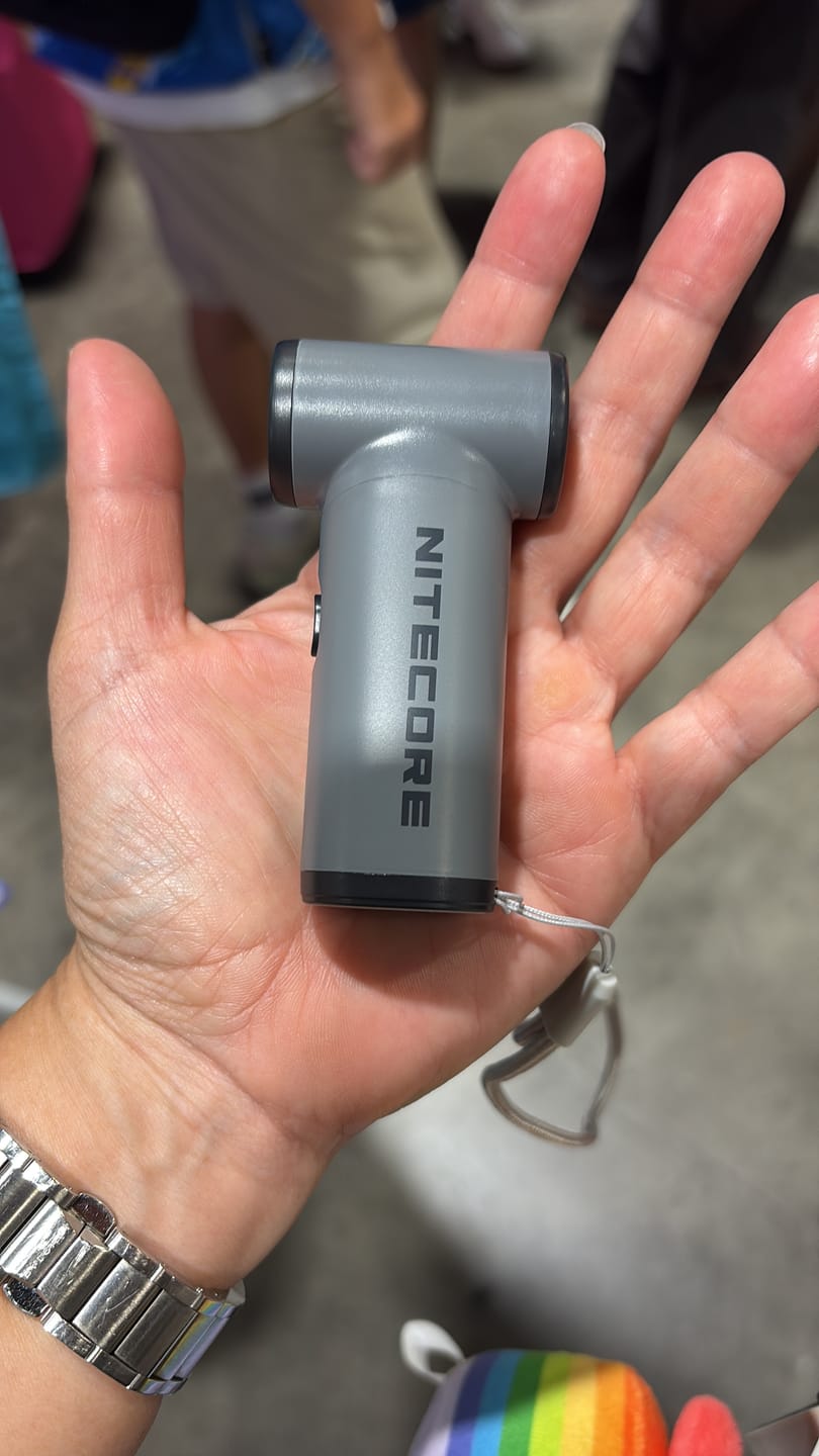 Customer photo review of NEF Nano - Palm-Sized High-Speed Handheld Fan