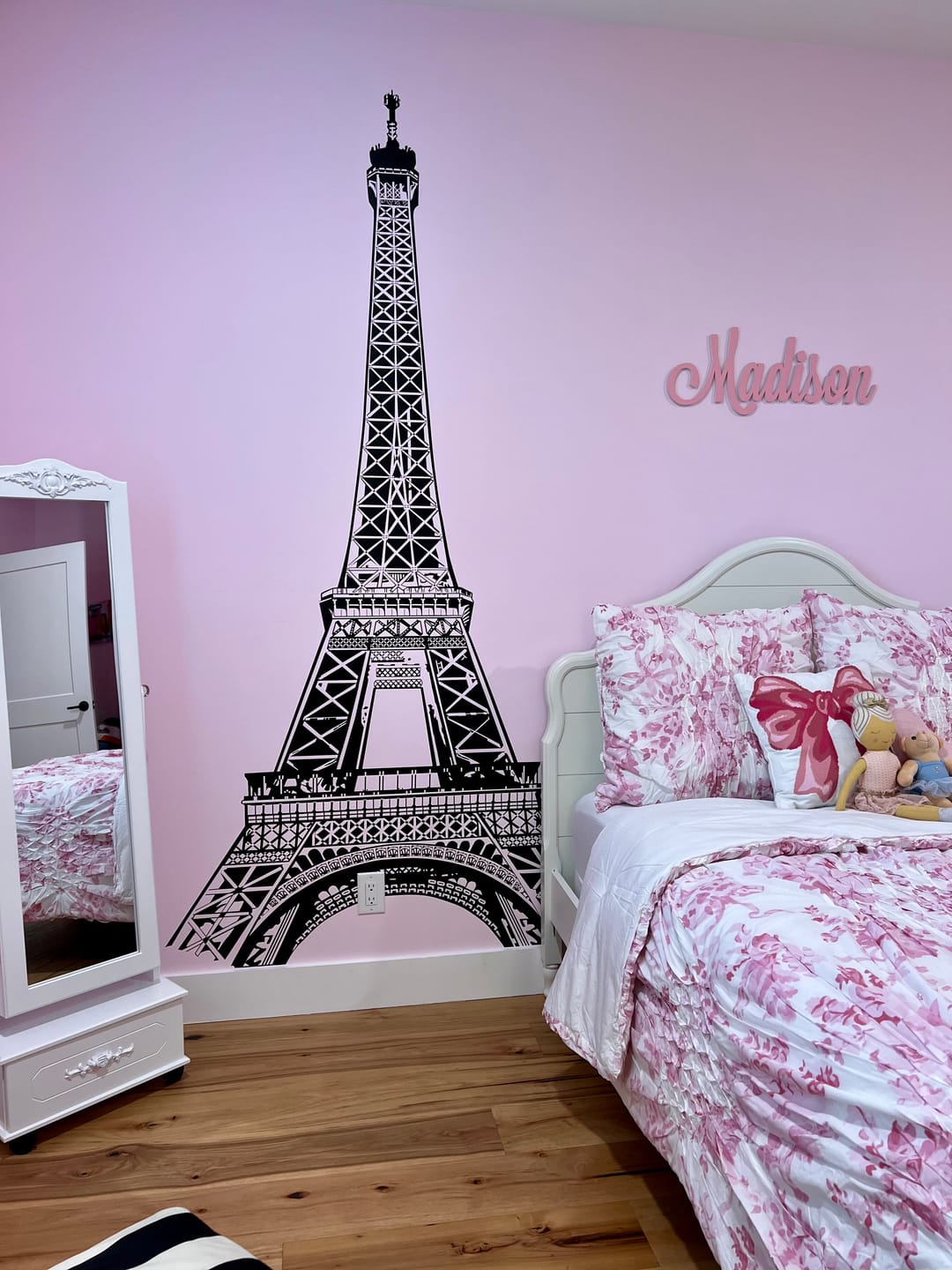 Customer photo review of Eiffel Tower Wall Decal. Paris France. Living Room Decor. #877