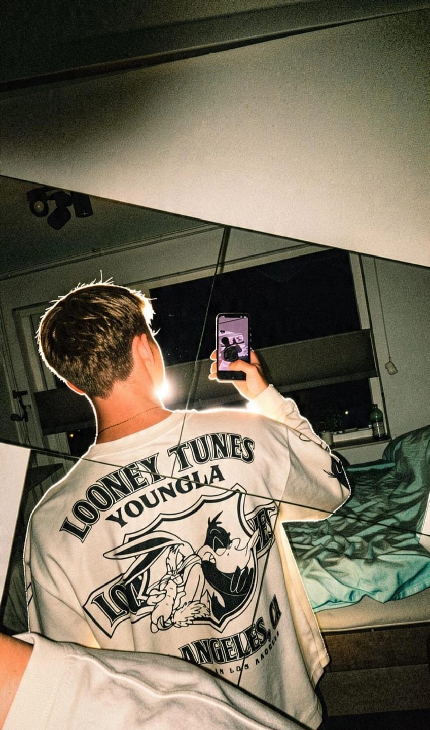 Customer photo review of 8114 - Looney Tunes Longsleeves
