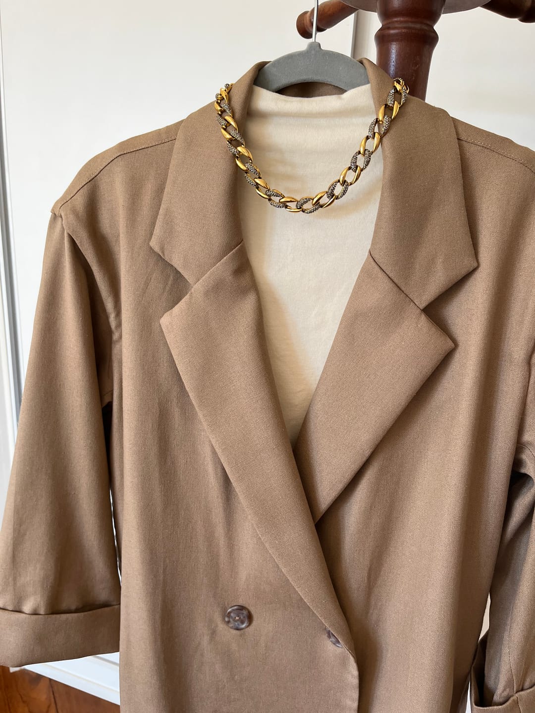 Customer photo review of Blazer Sândalo Marrom Claro