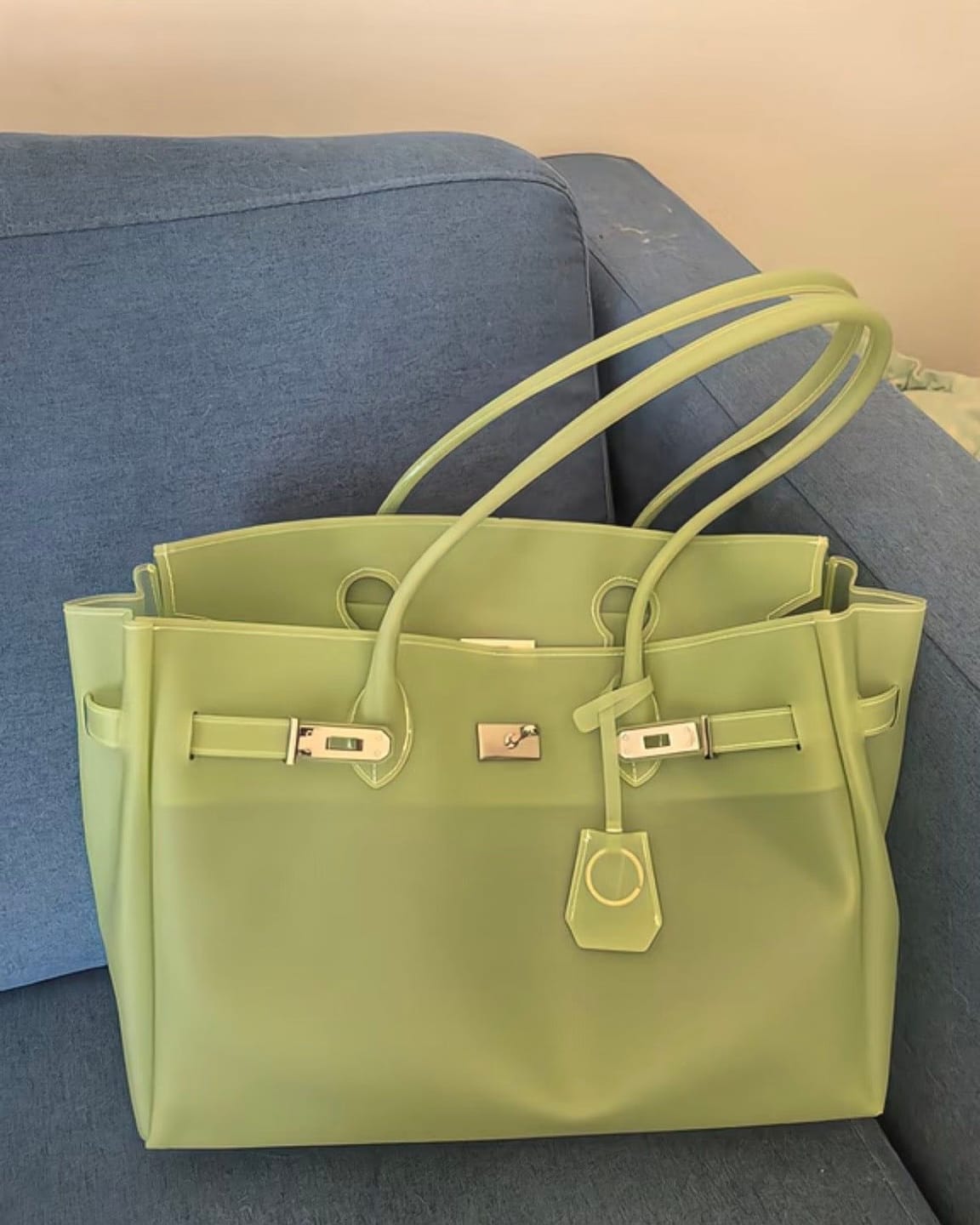 Customer photo review of Jello Tote Vert | Jello Firkin