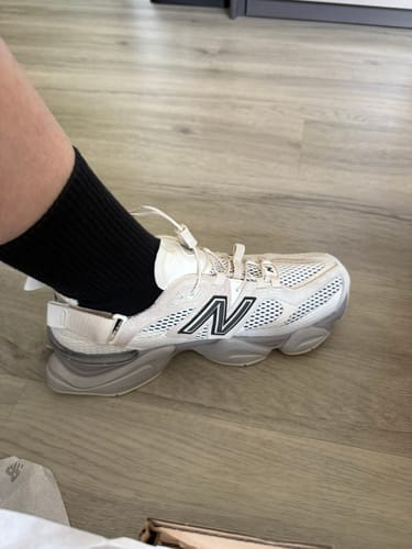 Customer photo review of 【日本限定款 】New Balance U9060 Summer Sea Salt 奶油色 U90609IH
