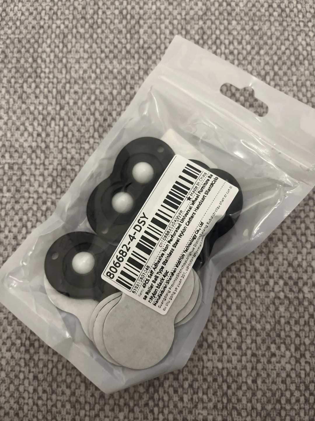 Customer photo review of MoveMate    Selbstklebende Möbelrollen