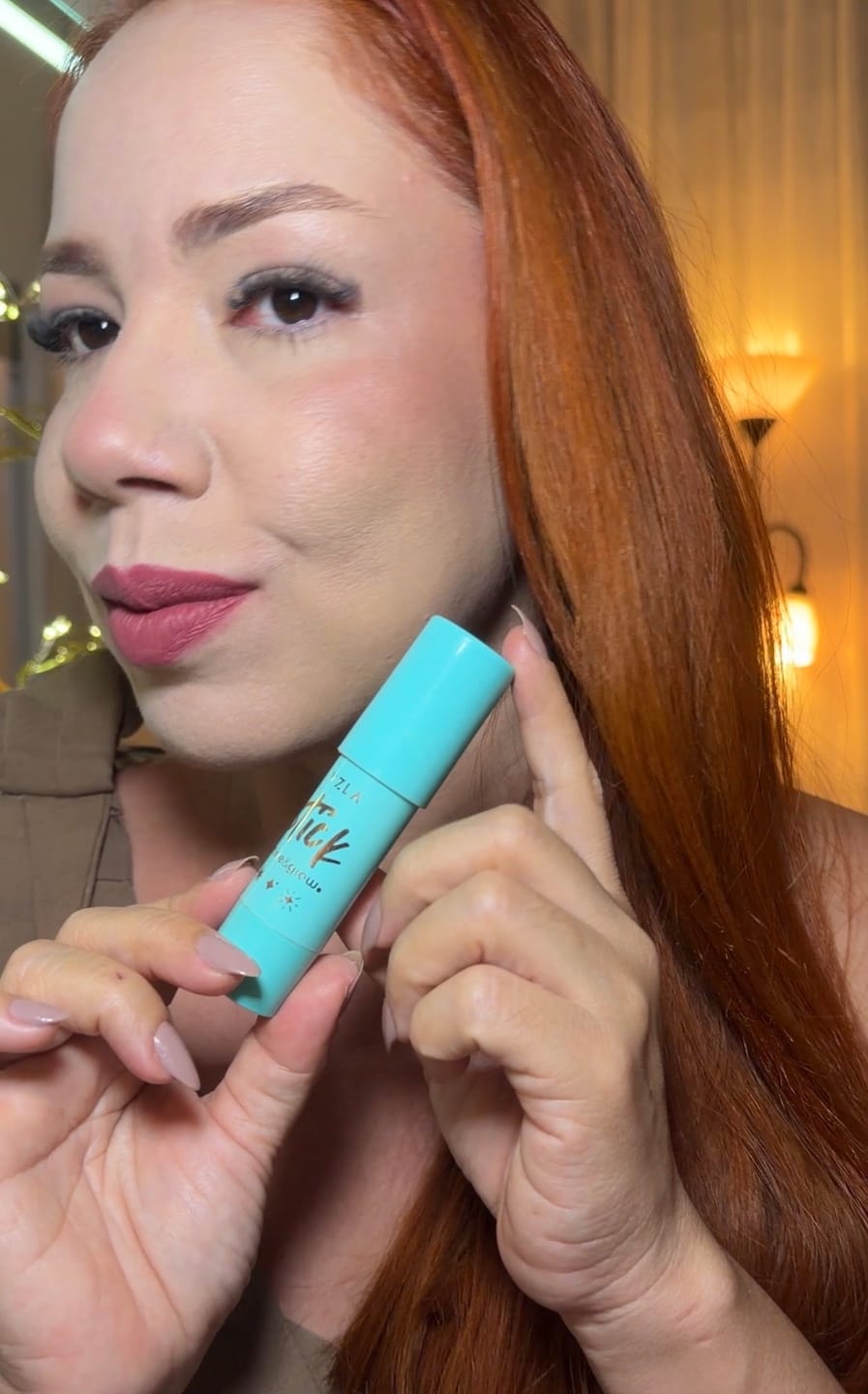 Customer photo review of Shine And Glow – Iluminador Em Stick – Vizzela