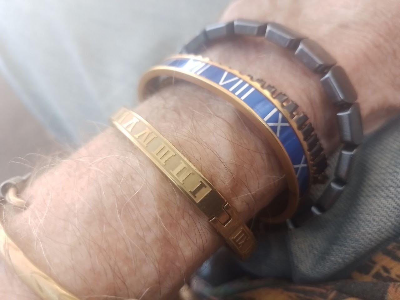 Customer photo review of ROMAN BEZELET GOLD/BLUE
