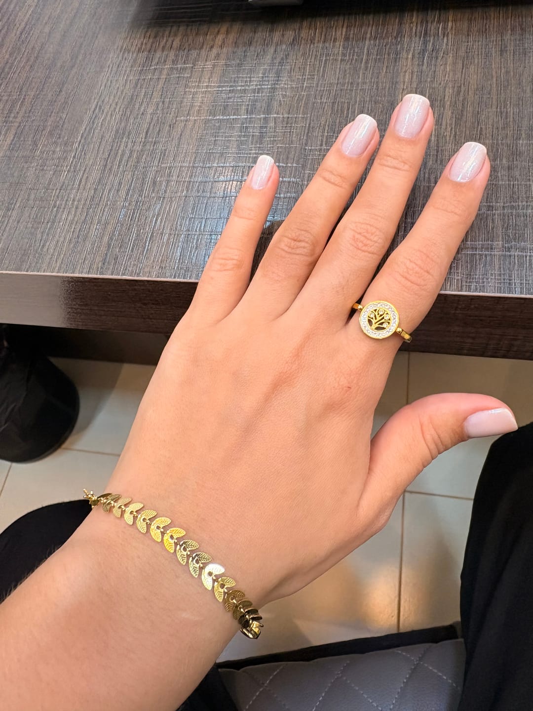 Customer photo review of Pulseira Pinhais Banhada em Ouro 18k