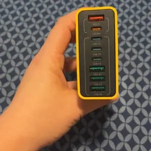 Customer photo review of Ricarica Veloce Hub USB 8 Porte Multiporta USB-C e USB-A