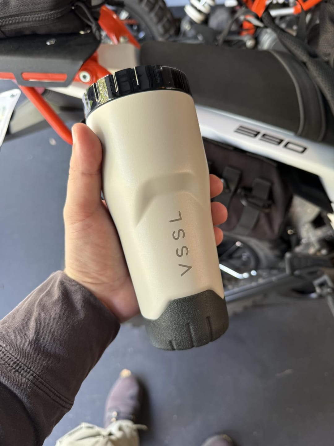 Customer photo review of VSSL Rift Tumbler 16oz | 473 ml Leakproof Insulated Tumbler