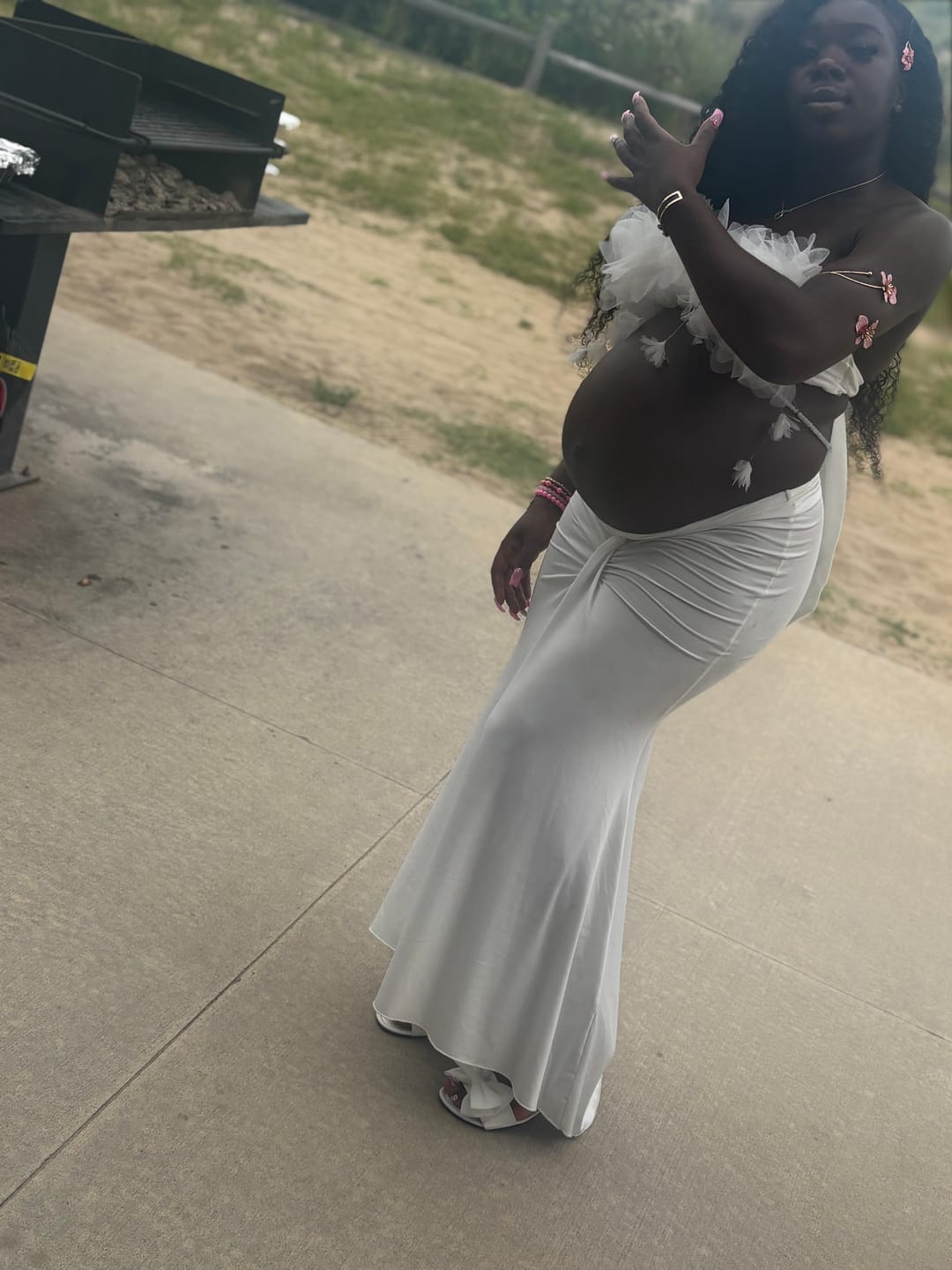 Customer photo review of White Elegant Flowers Top with skirt 2 Pieces Bodycon Photoshoot Dress Maternity Photo Shoot Outfit YW260249
