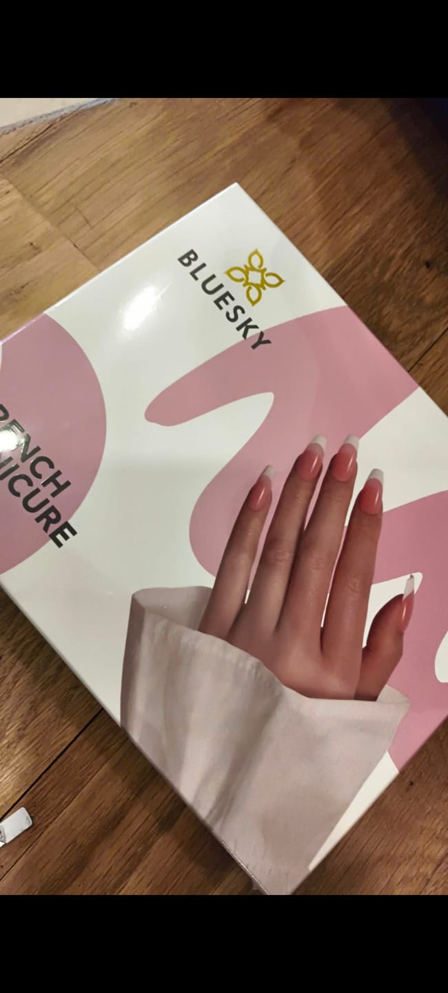 Customer photo review of Kit Manicura Francesa Bluesky 5 ml con Lámpara Negra