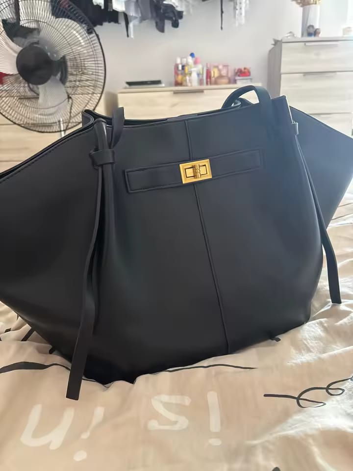Customer photo review of Velora Tricot