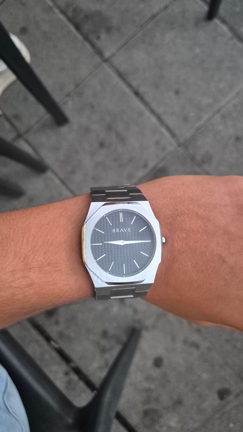 Customer photo review of Reloj BRAVE ~ Empire Silver-Black