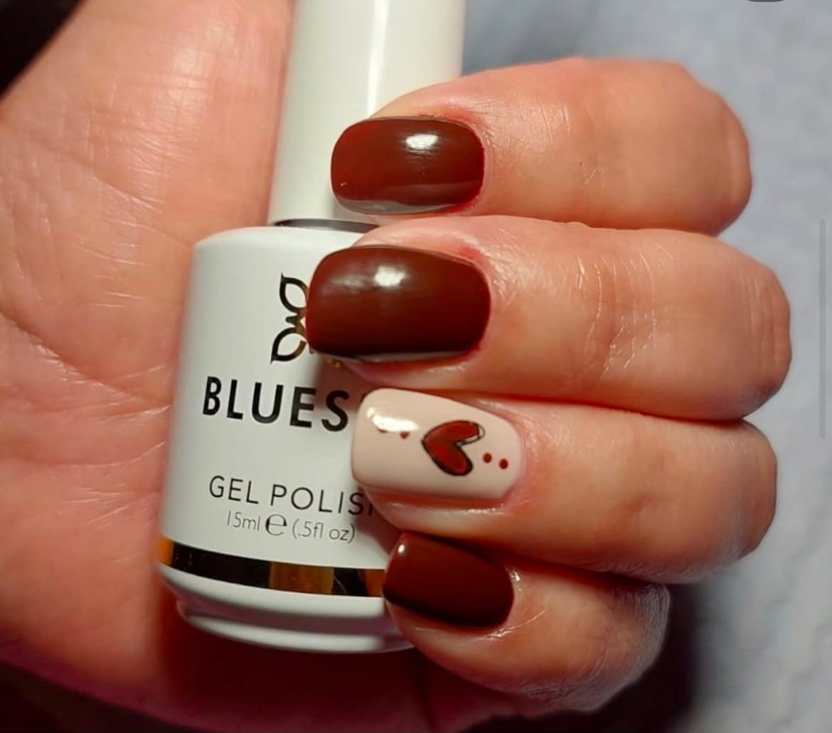 Customer photo review of Esmalte Gel QXG275 Burdeo