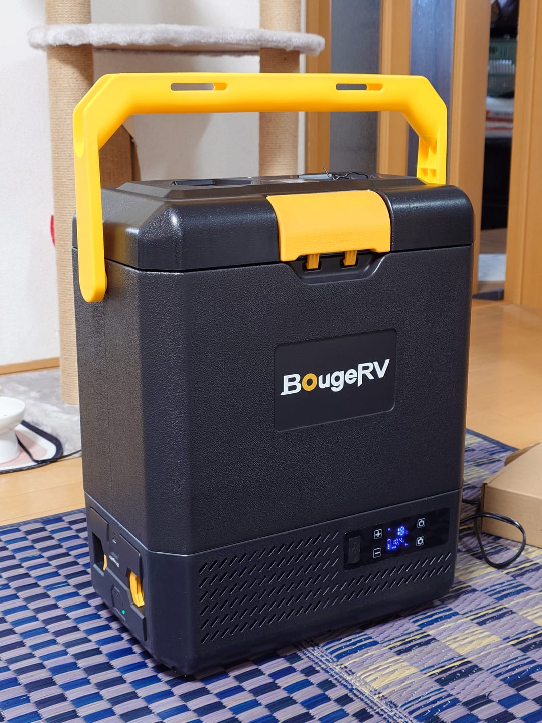 Customer photo review of BougeRV CRH 9L ポータブル冷蔵庫 ブラック  (専用バッテリー付属)