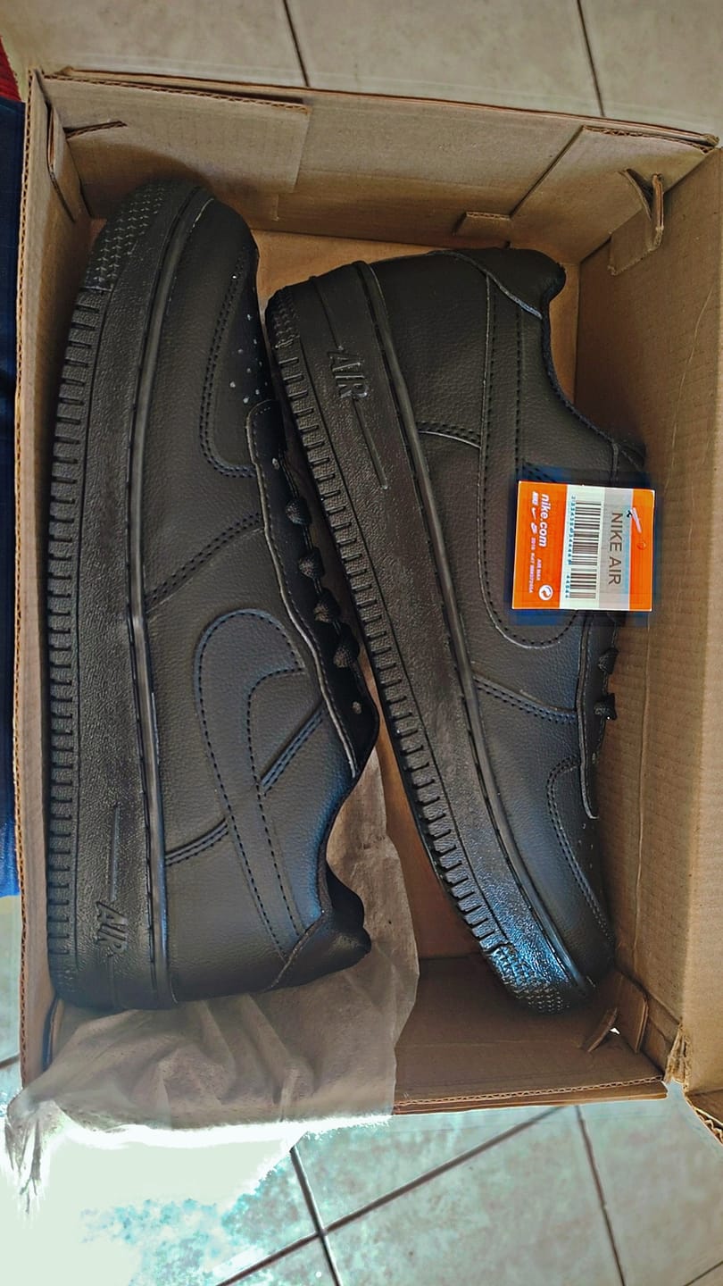 Customer photo review of Tenis 270 Negro Total