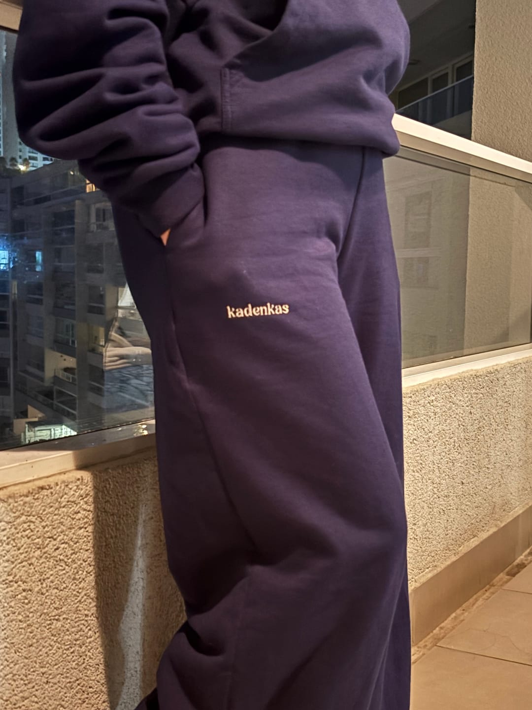 Customer photo review of (PRE-VENTA) PANTALÓN BUZO AZUL MARINO - CORTE RECTO LOGO BORDADO