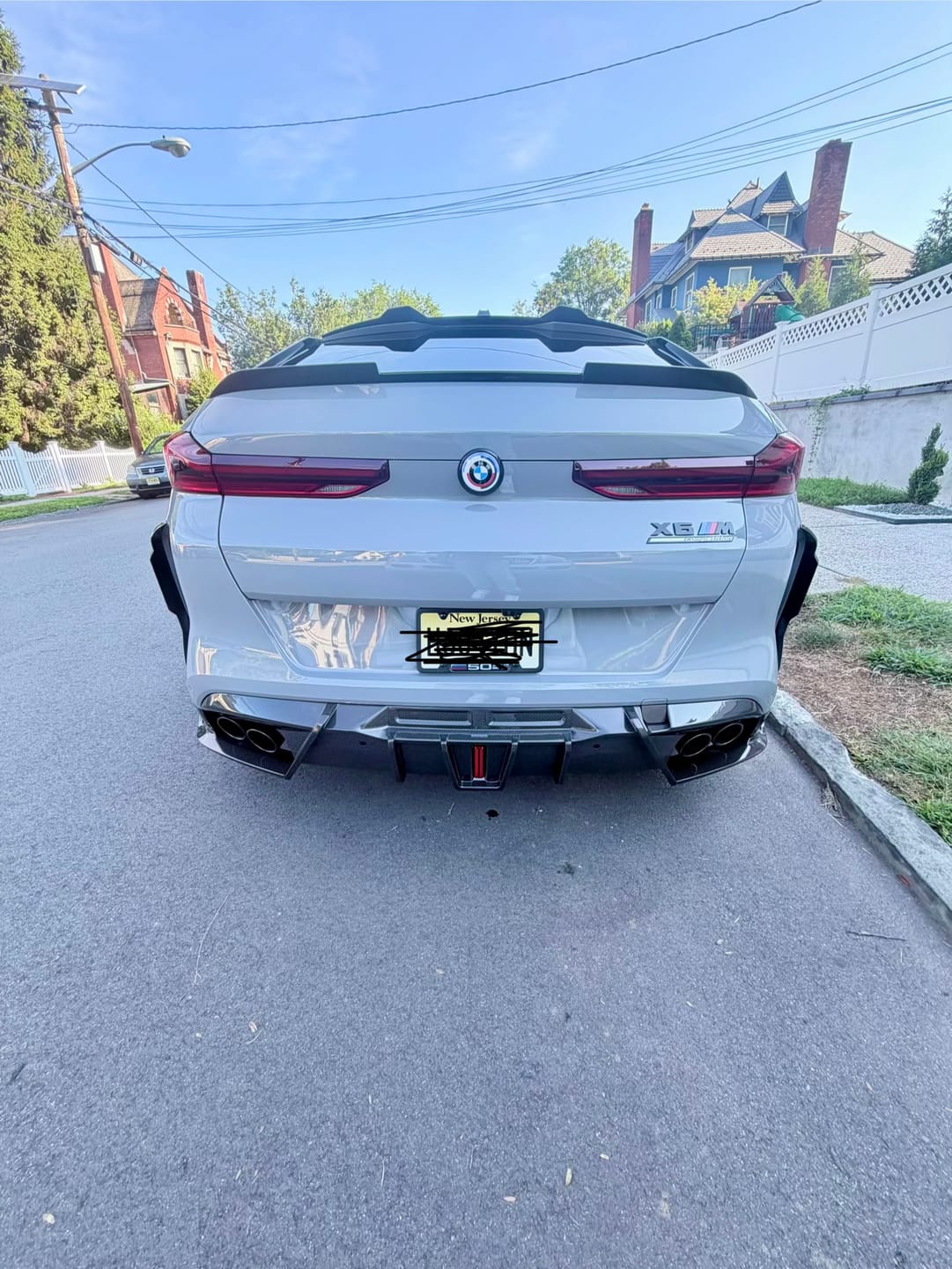 Customer photo review of SOOQOO BMW X6M F96 Rear Diffuser W/Brake Light In Prepreg Carbon FIber