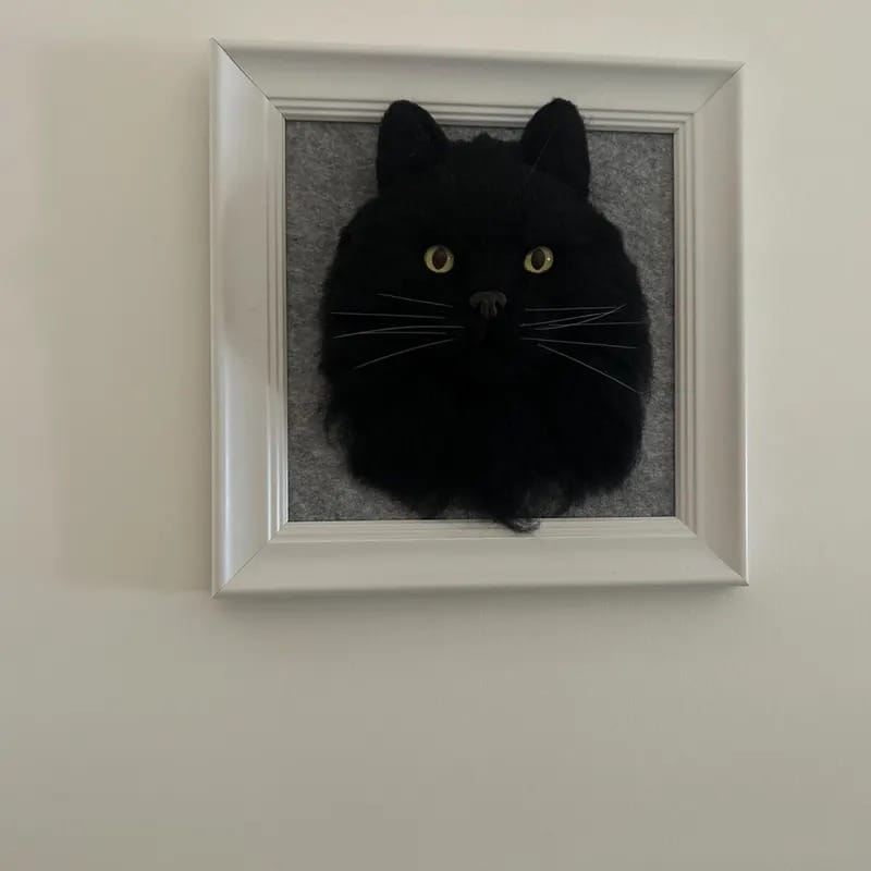 Customer photo review of Handmade felt pet head photo frame