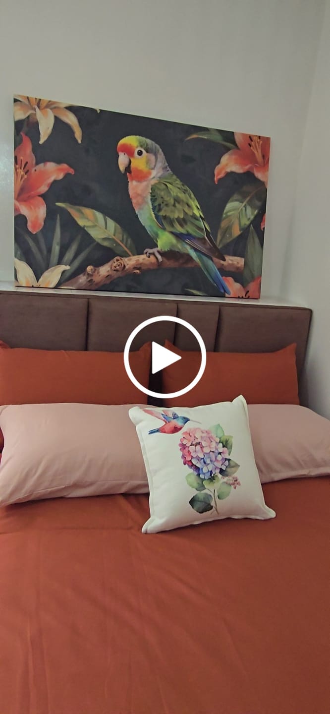 Customer video review of Parrot Bloom