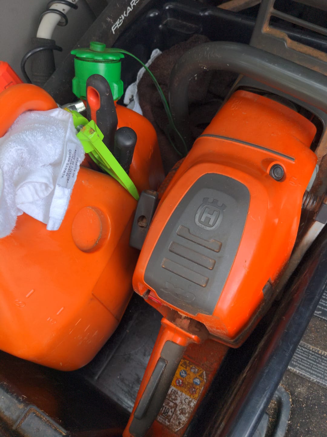 Customer photo review of PENRITE Chain Saw Bar Oil