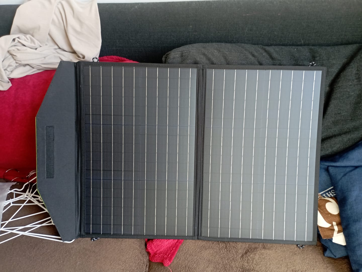 Customer photo review of ALLPOWERS SP020 Panneau Solaire Monocristallin 60W