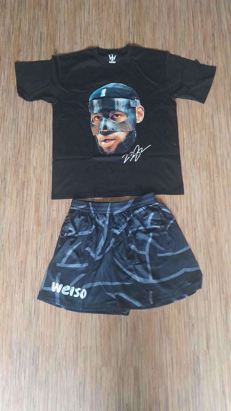 Customer photo review of LJ T-SHIRT (BLACK)