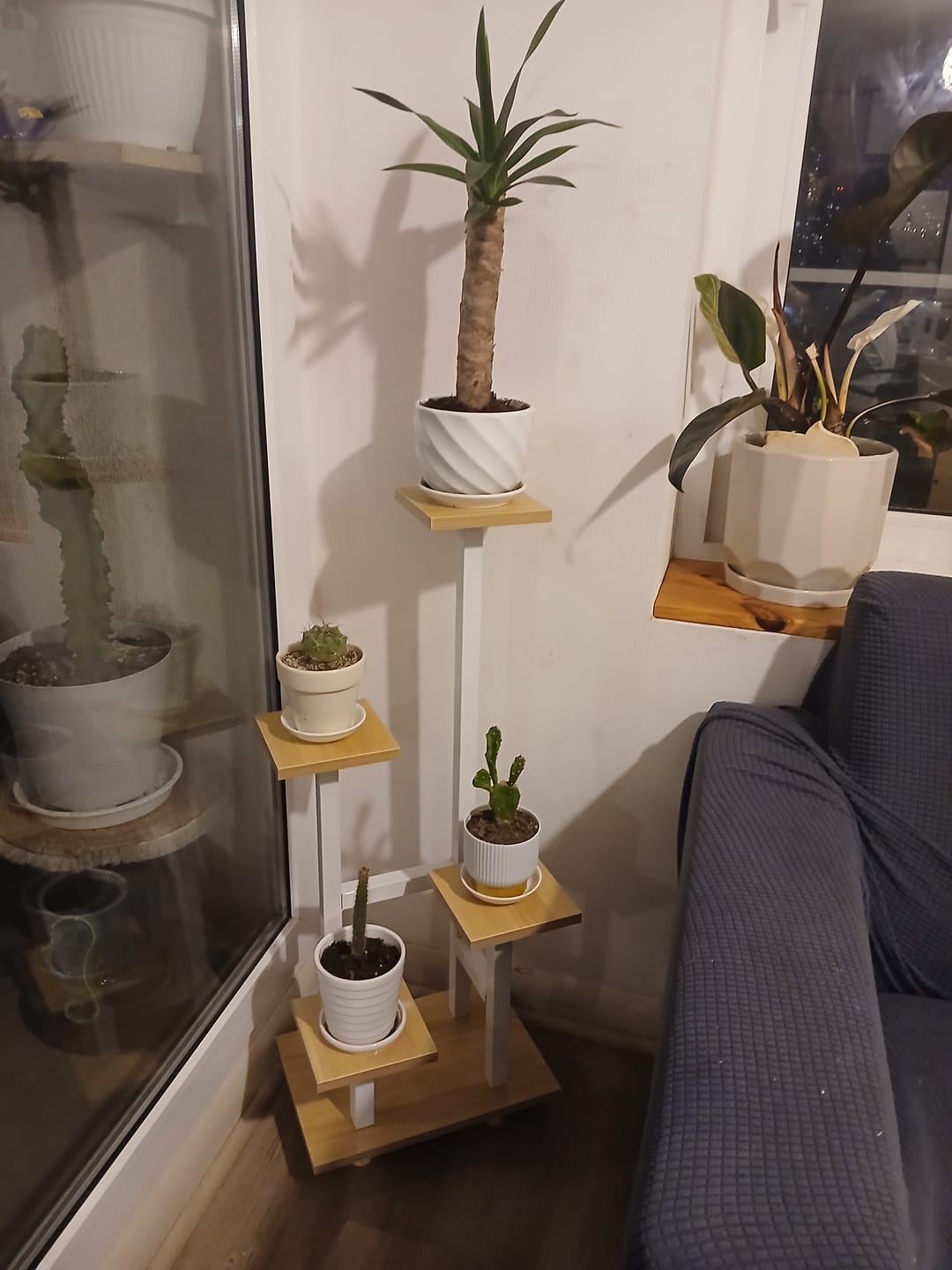 Customer photo review of Estante para Plantas de Madera | Soporte Decorativo Multiuso