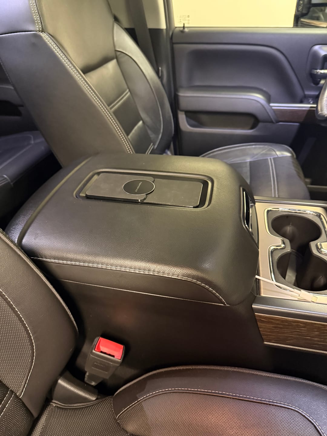 Customer photo review of HyperVolt 2.0 - GMC & Chevy Magsafe Console Charger Upgraded
