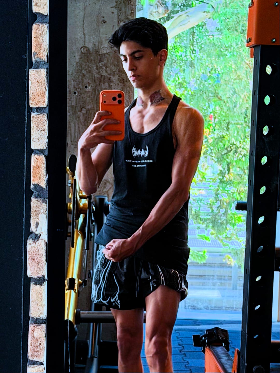 Customer photo review of Skeletal Embroidered Bodybuilding Mesh Shorts [VOID BLACK]