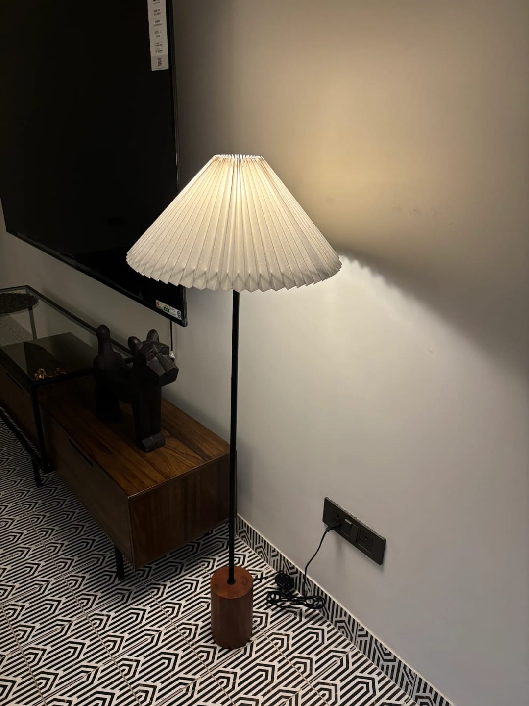 Customer photo review of Fanny Wooden Floor Lamp