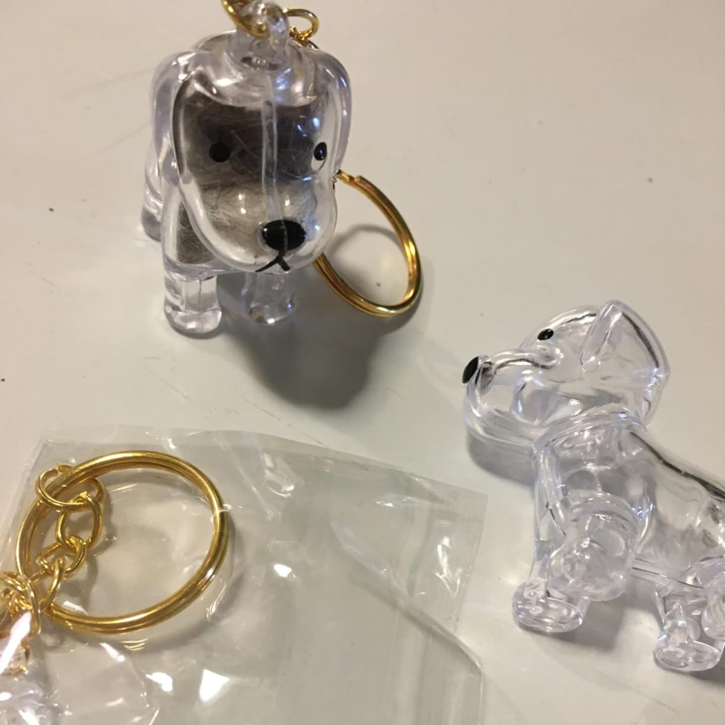 Customer photo review of Llavero para guardar pelo de mascota