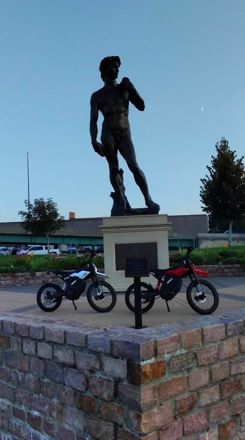 Customer photo review of Eskute® RTX 19"17" 6500W Electric Dirt Bike for Adults