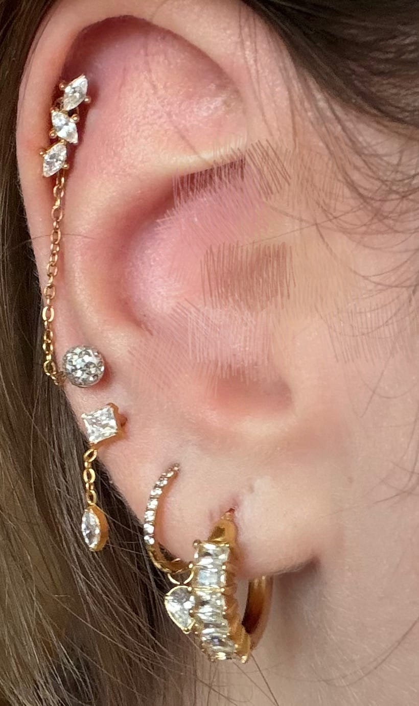 Customer photo review of Zircon Hoop Ohrringe | 18K vergoldet