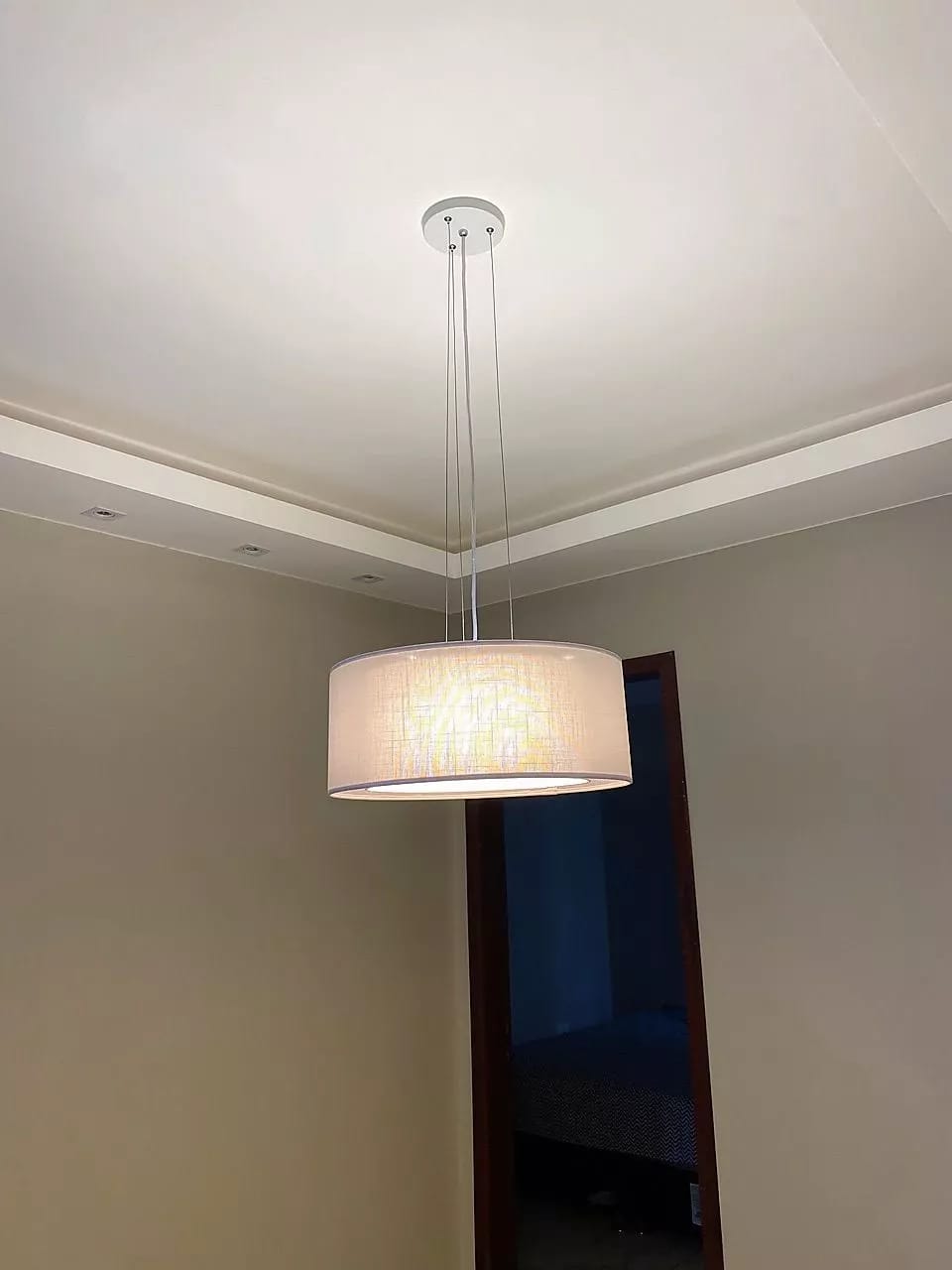 Customer photo review of Luminária Pendente de Teto com Cúpula Dupla em Linho 40cm
