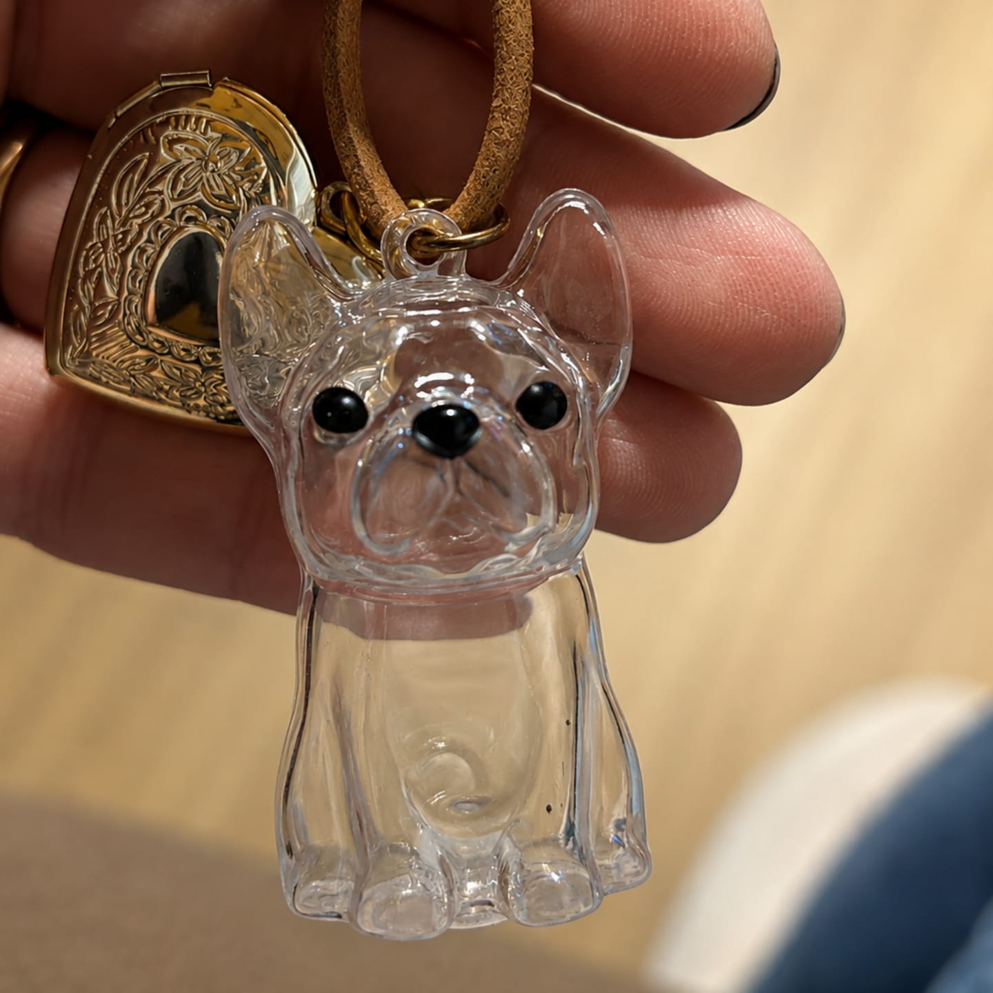 Customer photo review of Llavero para guardar pelo de mascota
