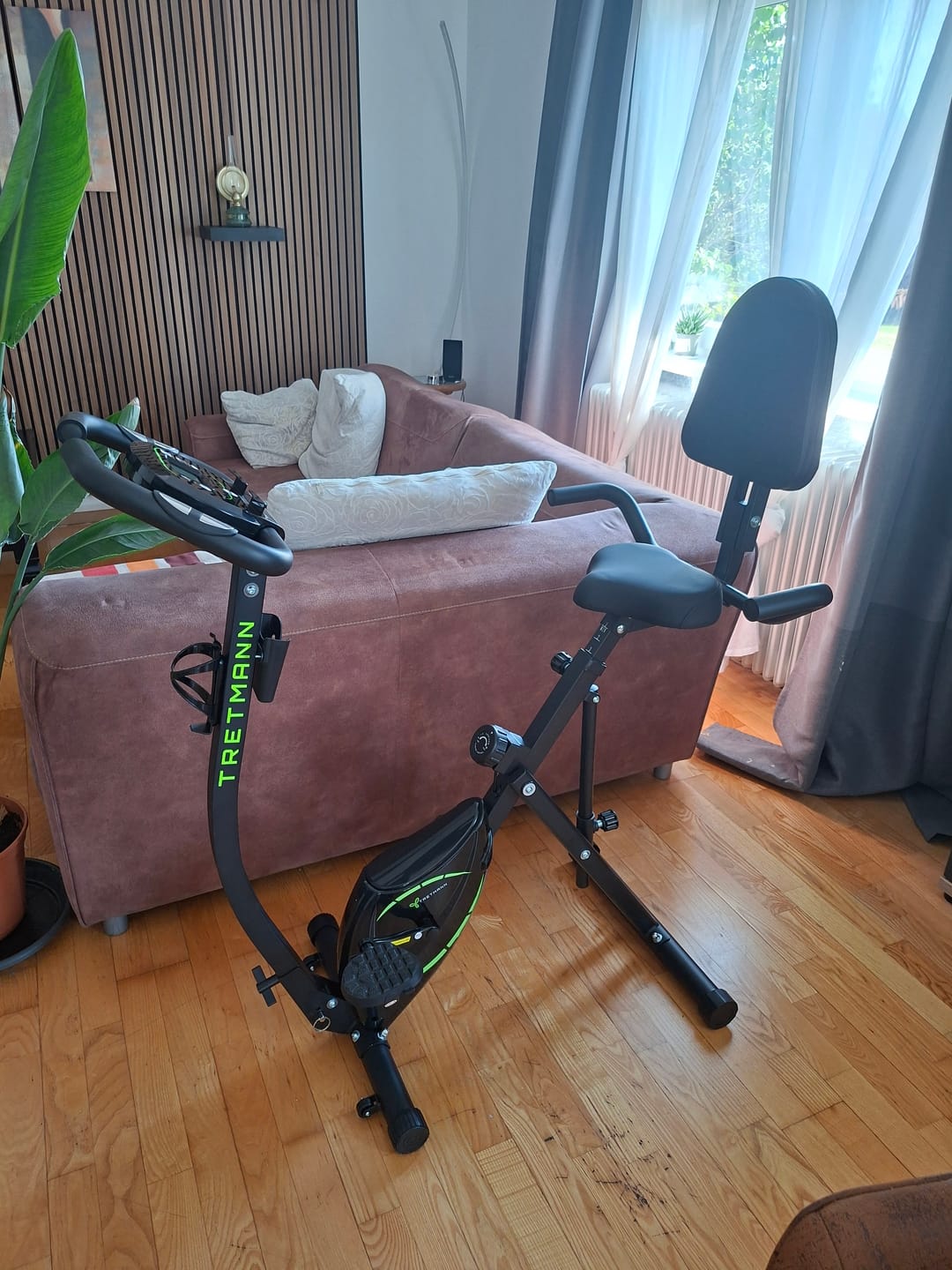 Customer photo review of Tretmann RIDE- Heimtrainer mit tiefem Einstieg