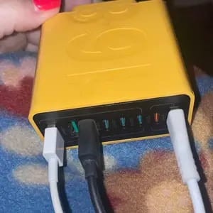 Customer photo review of Ricarica Veloce Hub USB 8 Porte Multiporta USB-C e USB-A