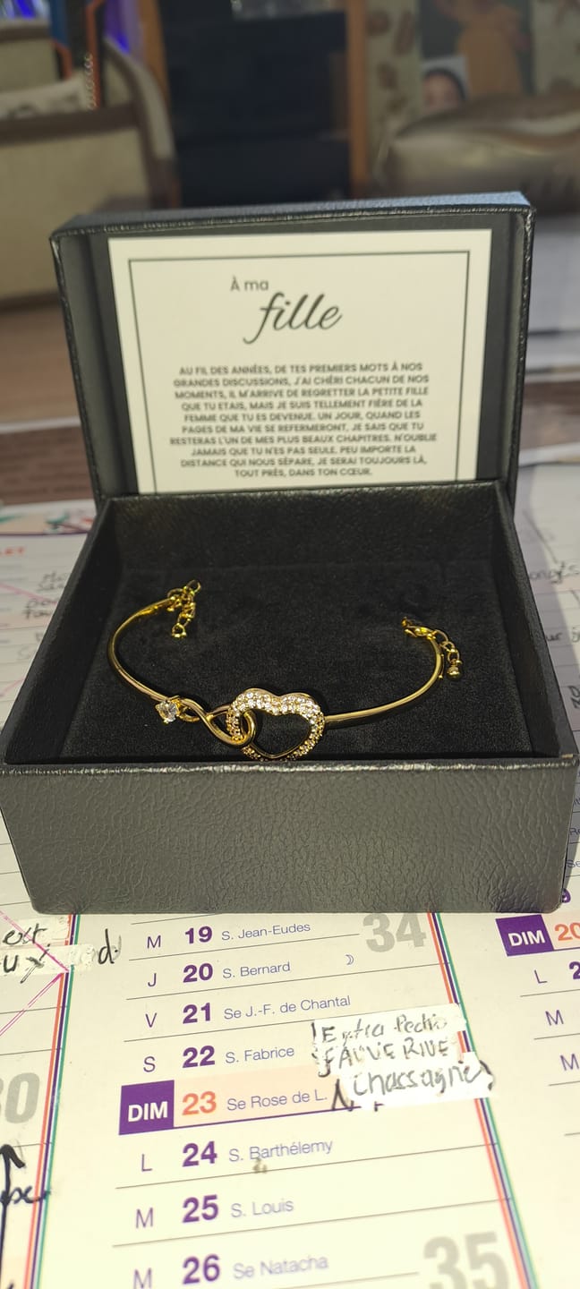 Customer photo review of Bracelet « À ma fille » – À jamais unies
