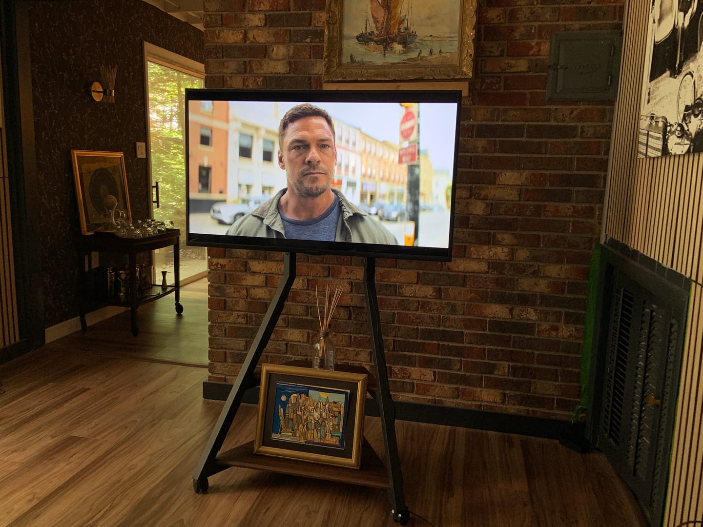 Customer photo review of Eiffel FT65 TV Stand