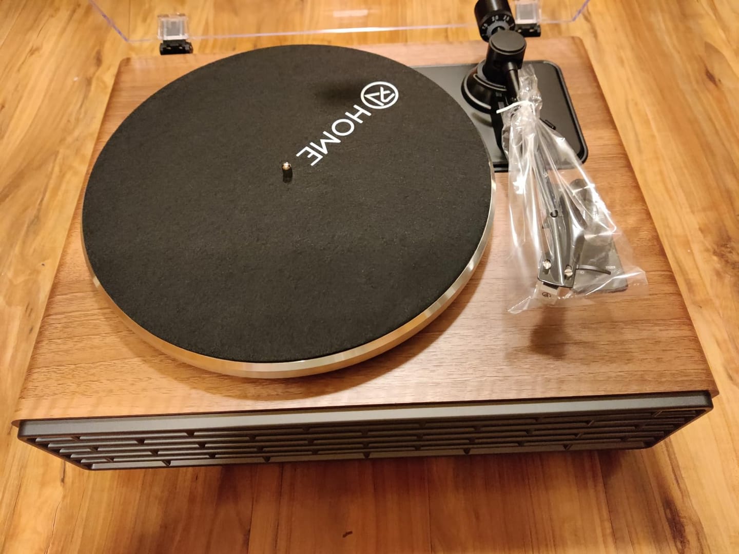 Customer photo review of XJ-H03 All-in-One Bluetooth Vinyl Record Player with Speakers – Warm Vintage Sound
