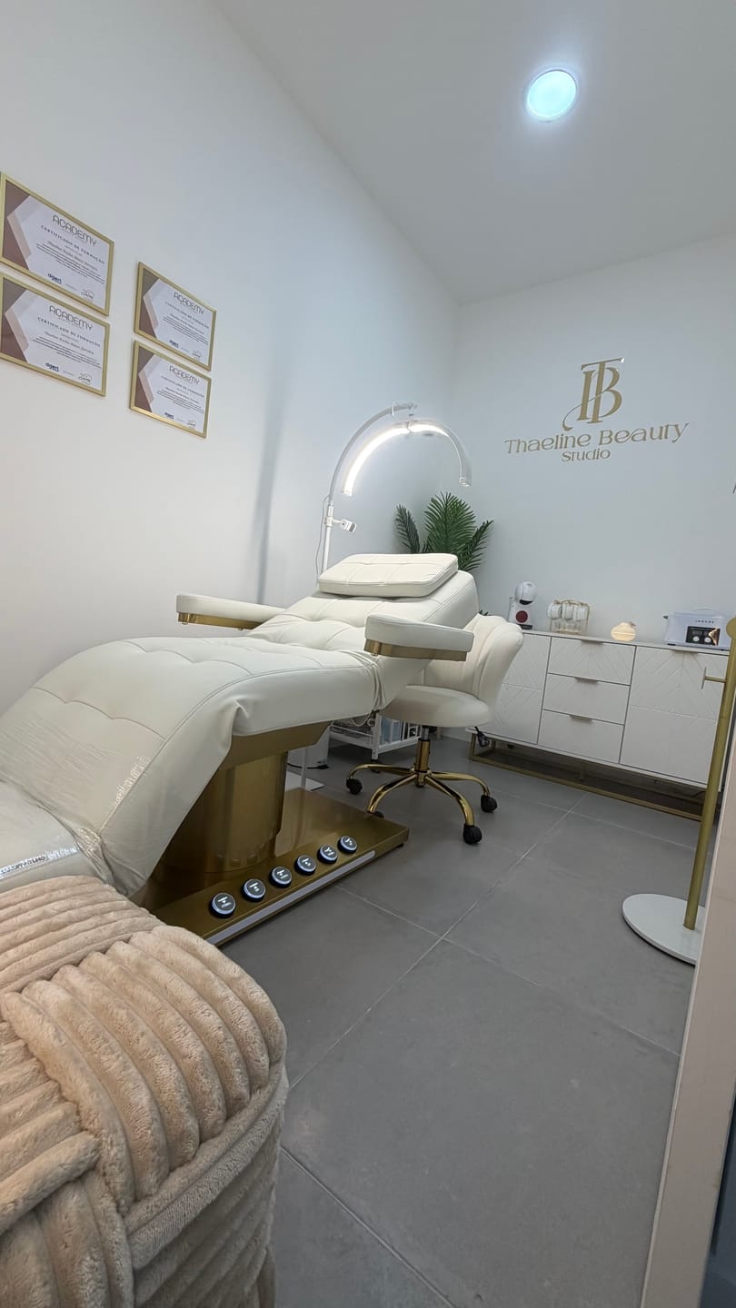 Customer photo review of Saphir Version A Electric Beauty Bed with Dual Controls Creamy