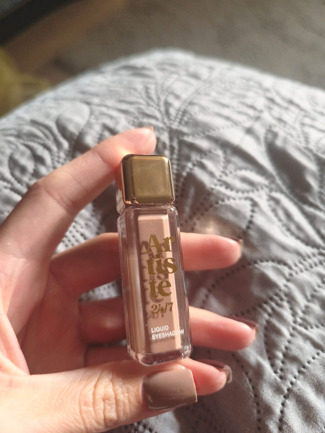 Customer photo review of Šķidras pigmentētas acu ēnas Vivienne Sabo Artiste Liquid Eyeshadow