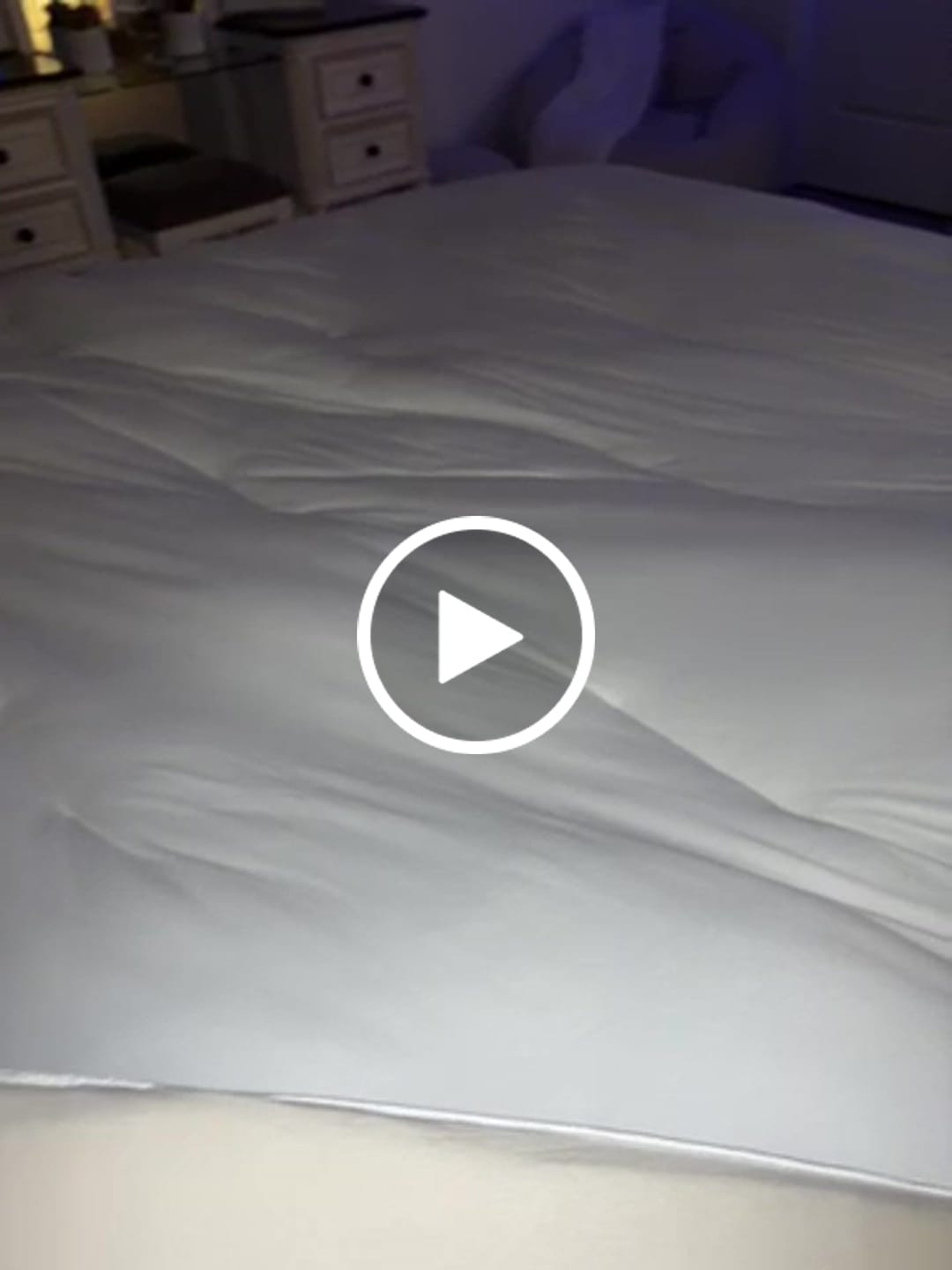 Customer video review of MarshMellow Comforter