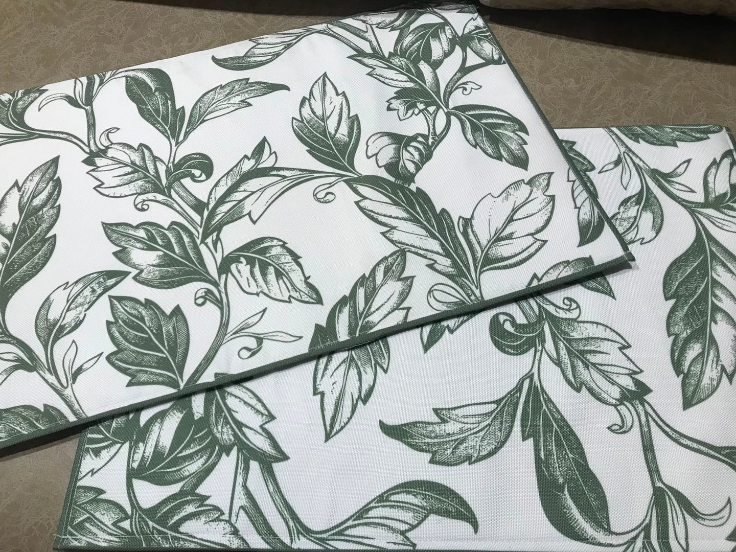 Customer photo review of Green Leaf Print – Canvas Table Mat