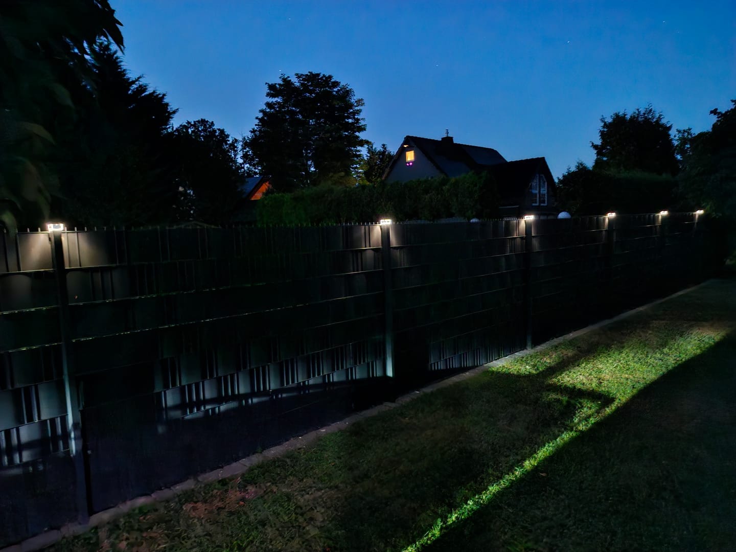Customer photo review of 6040 Solar Zaunleuchte LED - 60X40mm