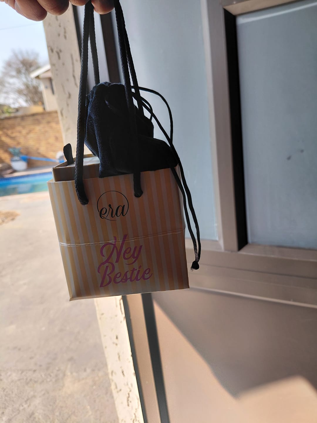 Customer photo review of Yellow Era Gift Bag