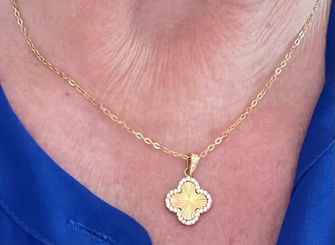 Customer photo review of Glamour Clover Kette | 18K vergoldet