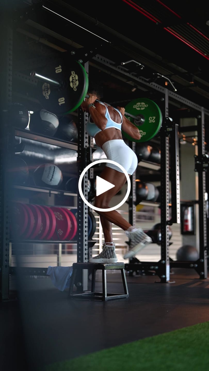 Customer video review of W130 Amore Scrunch Shorts