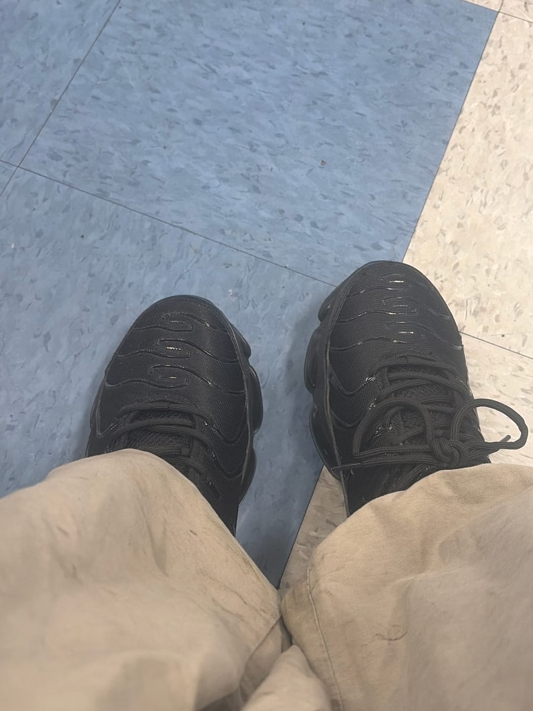 Customer photo review of Maven Lightweight Steel Toe Safety Shoes