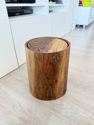 Customer photo review of Plastic Wastebasket – Retro High-Capacity Waterproof Trash Can